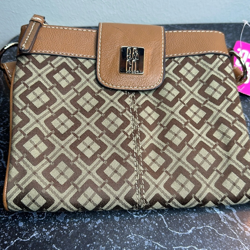 NWT 9&co small crossover bag
